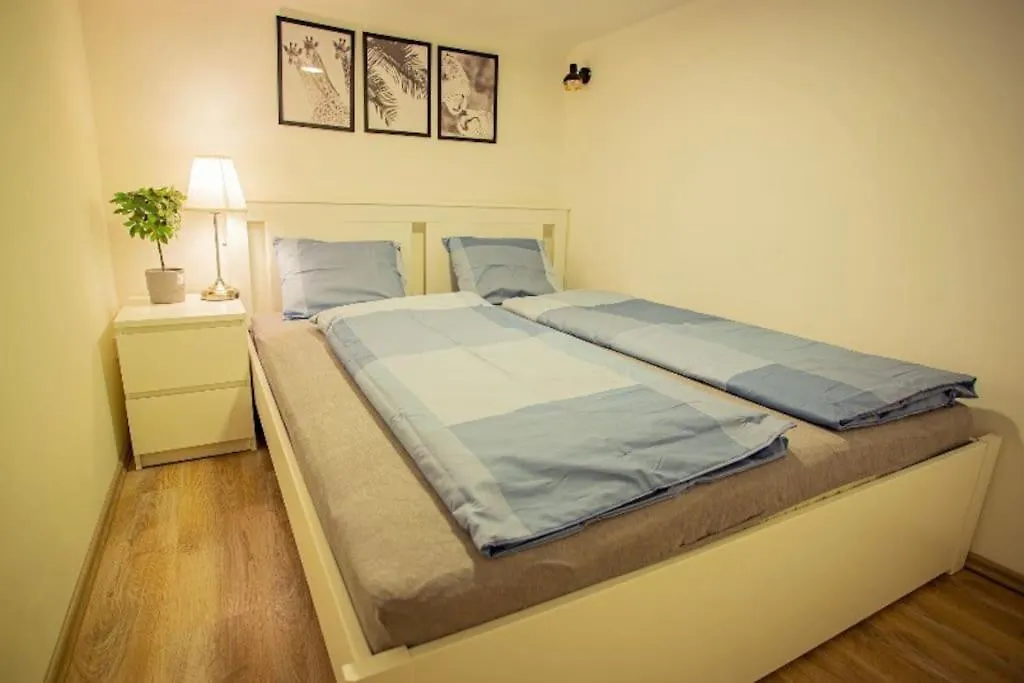Cosy 2 Bedroom Flat In Akacfa St., Sol Budapešť