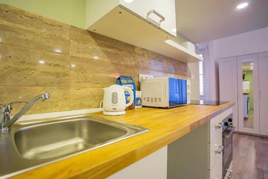 דירה בודפשט Cosy 2 Bedroom Flat In Akacfa St., Sol