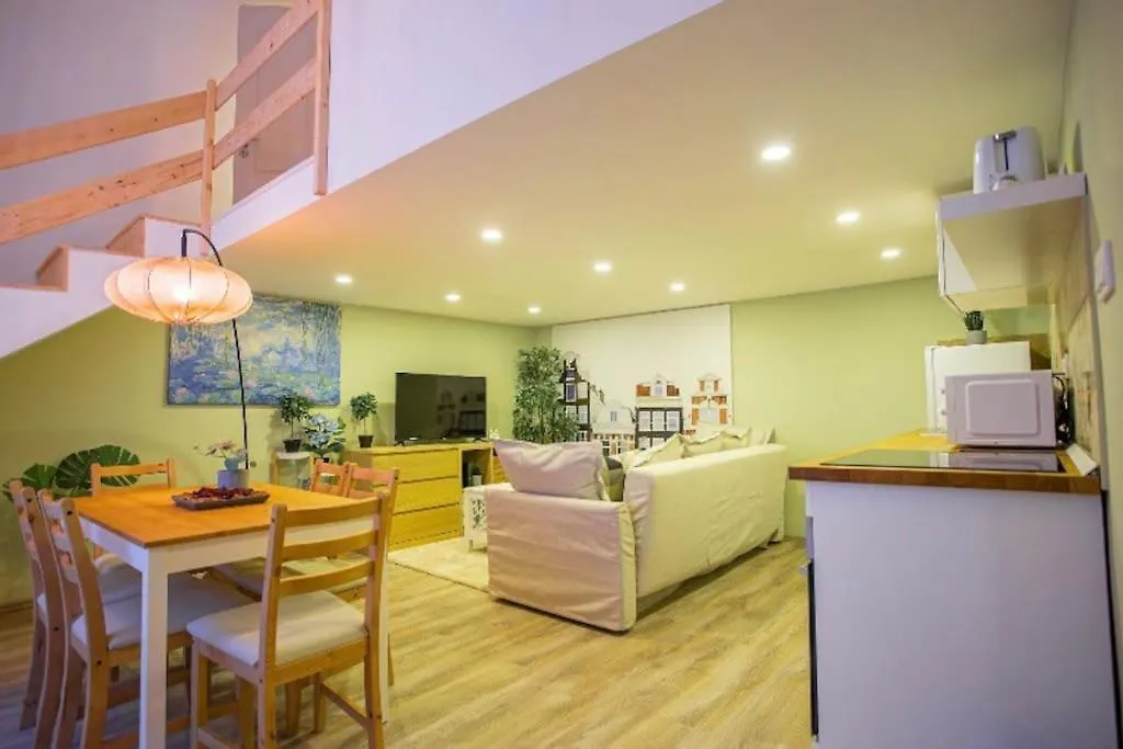 בודפשט Cosy 2 Bedroom Flat In Akacfa St., Sol 0*,  הונגריה