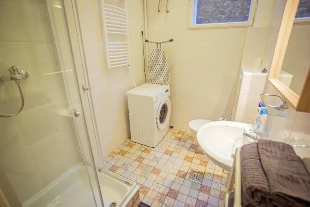 בודפשט Cosy 2 Bedroom Flat In Akacfa St., Sol דירה